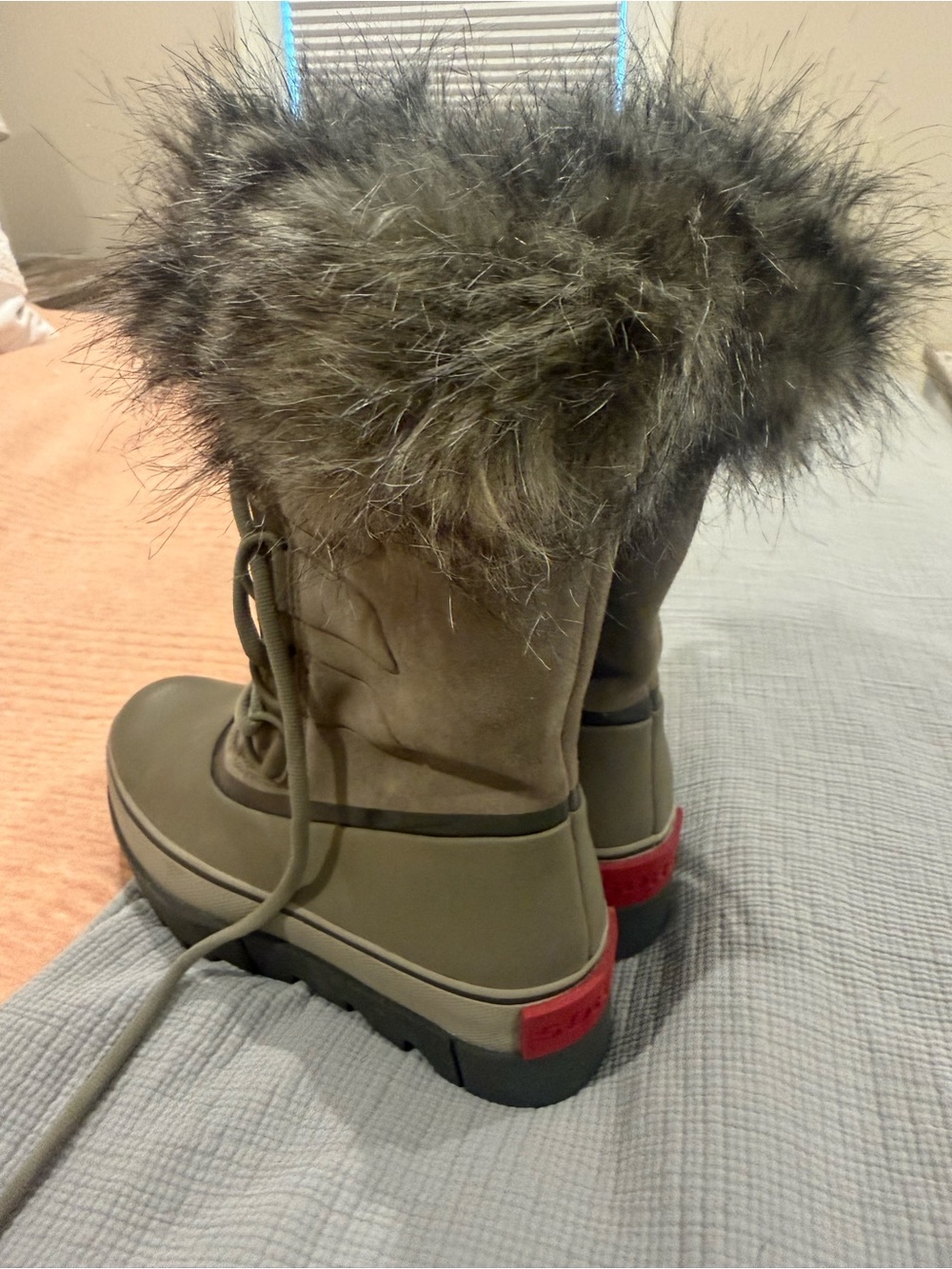 Never Worn!! Sorel Women's Olive Fur-Trim Winter Boots